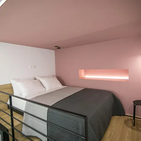 아파트 Meteora Loft 2 칼람파카